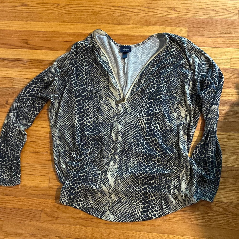 Day trip zip up top